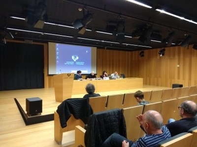 Laura Pego, Eugenio Etxebeste y José Schulman intervinieron en el acto sobre la tortura de Donostia 